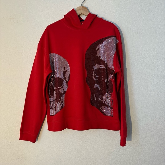 Red skull details sweater